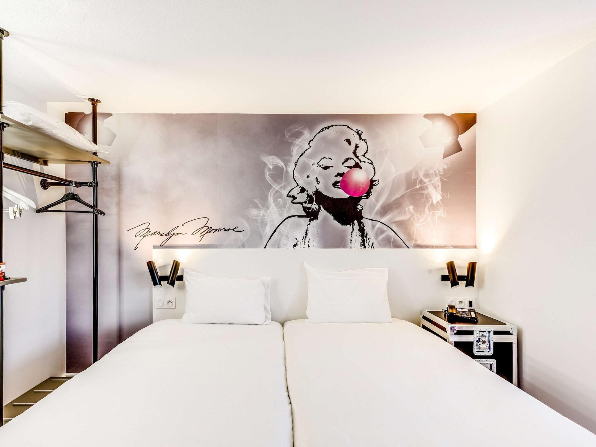 Отель Ibis Styles Paris Saint Denis La Plaine Экстерьер фото