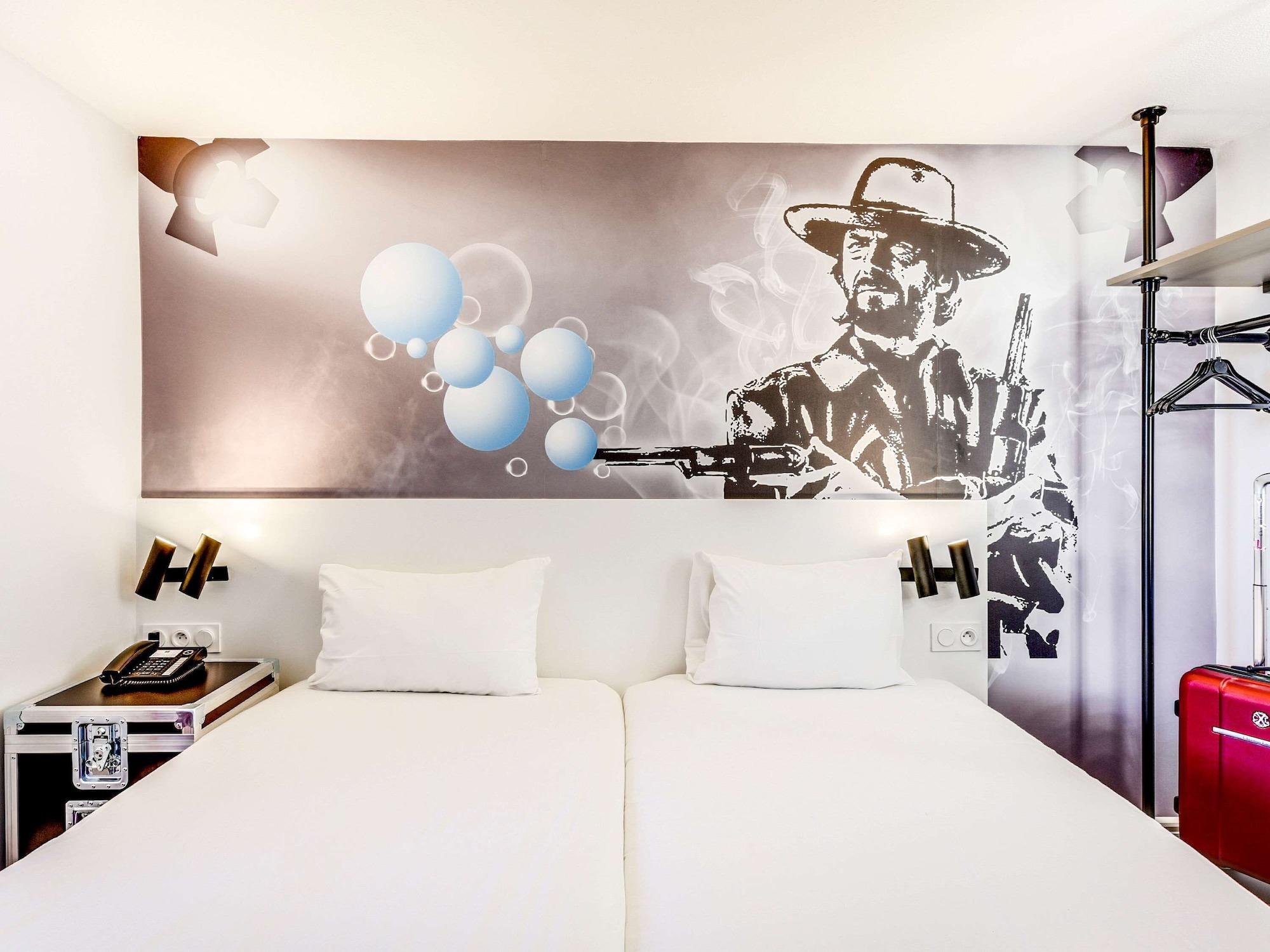Отель Ibis Styles Paris Saint Denis La Plaine Экстерьер фото